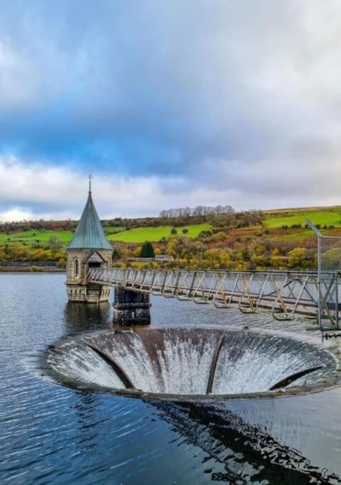 Ferienwohnung Viaduct View - Cefn Coed Merthyr Tydfil Exterior foto